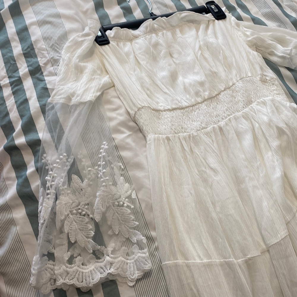 White long sleeve / long length dress lace sleeves.